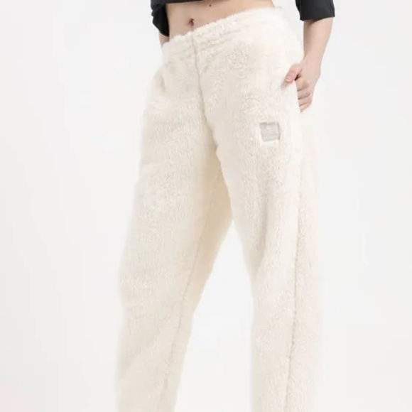 Brand New Adidas ESSENTIALS+ FLUFFY TEDDY PANTS - Picture 6 of 12